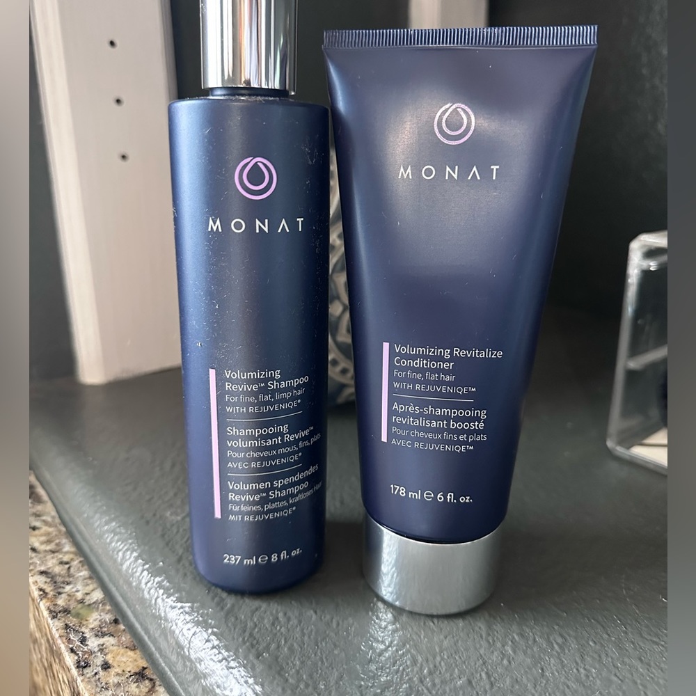Monat Volumizing Revive™ Shampoo and conditioner